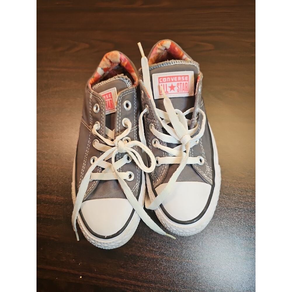 Converse All Star Low Top Sneakers Women’s Size 6 Gray Canvas with Pattern Linin